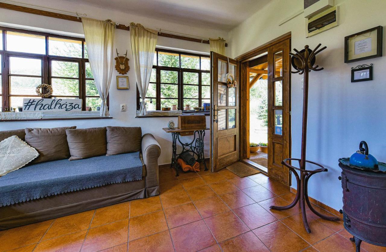 Apartament Halhaza Vendeghaz *